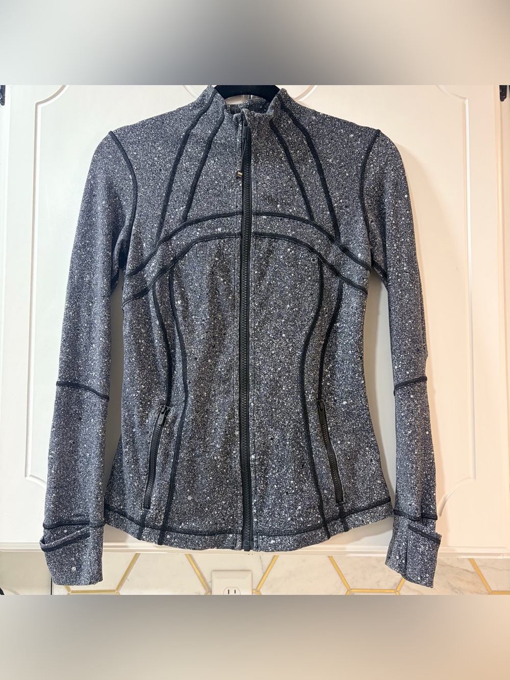 LuluL Define Jacket Magnetized Jacquard BLK+WHT Speckled Sz6. Perf condition.